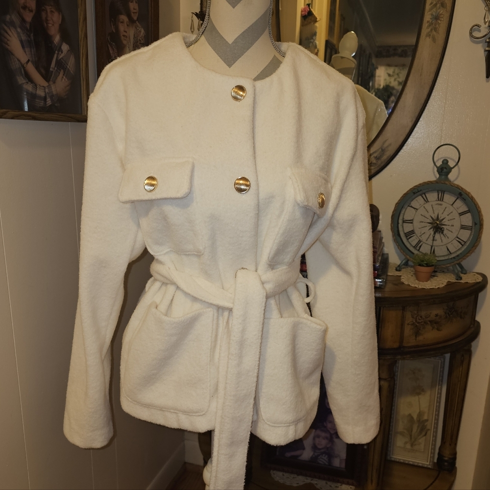 Jolie Off-White Teddy Jacket with Gold Accents Large Old Money
